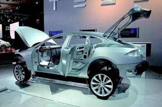 鋁制發(fā)動機(jī)，鋁制散熱器，全鋁車身